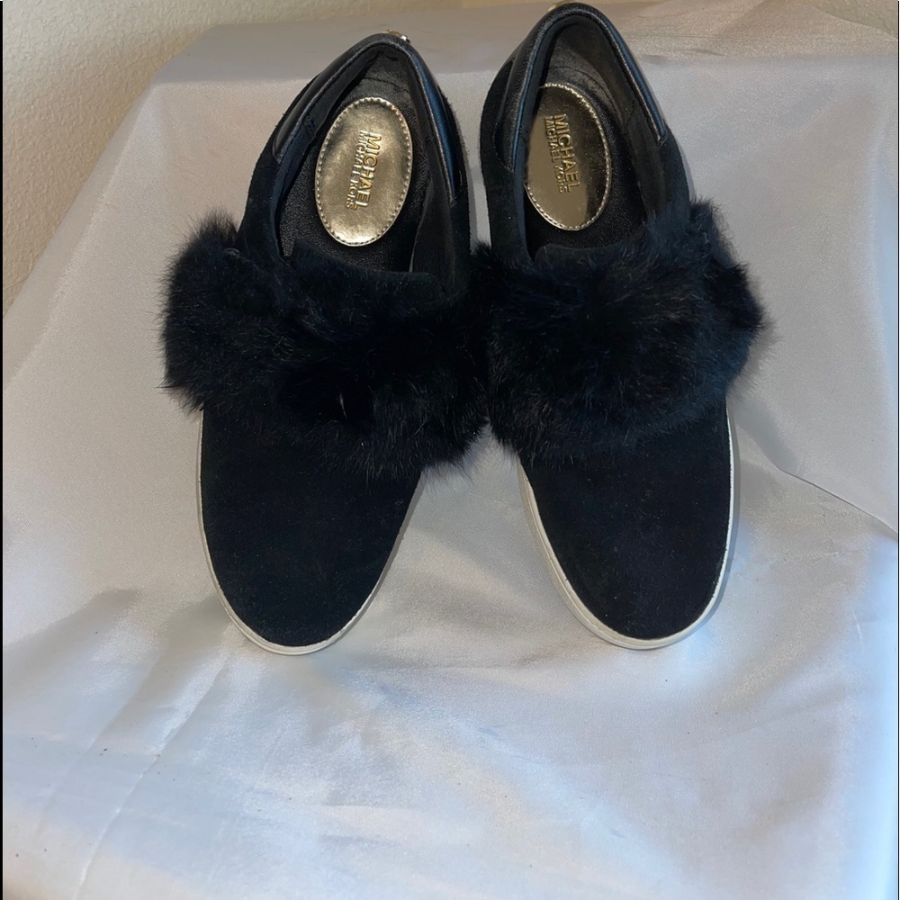Michael Kors Black Leather & Rabbit Fur Sneakers. Size 6M GUC